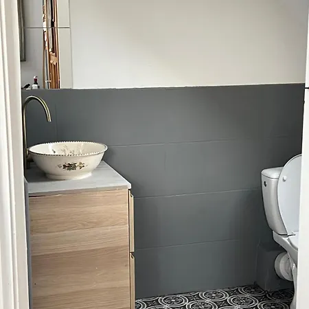 Rim 4 3 Schlafzimmer 1 Wohnzimmer 2 Toiletten Mit Dusche Inlauchhammer Dachgeschoss 100 Qm Apartmán Lauchhammer