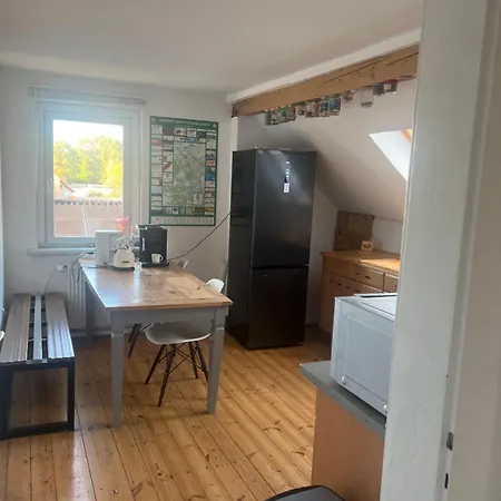 Apartment Rim 4 3 Schlafzimmer 1 Wohnzimmer 2 Toiletten Mit Dusche Inlauchhammer Dachgeschoss 100 Qm Lauchhammer