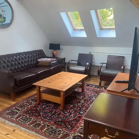Rim 4 3 Schlafzimmer 1 Wohnzimmer 2 Toiletten Mit Dusche Inlauchhammer Dachgeschoss 100 Qm Apartment *