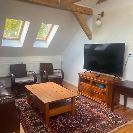 Rim 4 3 Schlafzimmer 1 Wohnzimmer 2 Toiletten Mit Dusche Inlauchhammer Dachgeschoss 100 Qm * Lauchhammer